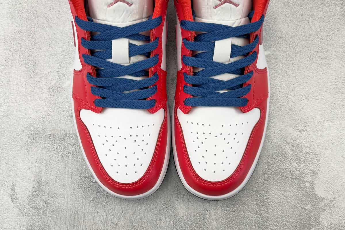 乔丹 Air Jordan 1 白红蓝 鞋标实拍图