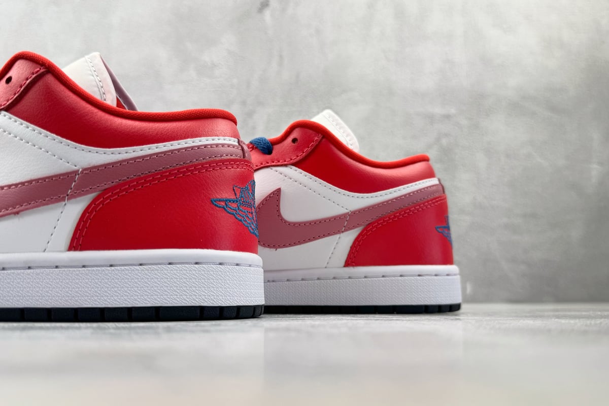 乔丹 Air Jordan 1 白红蓝 上脚实拍图