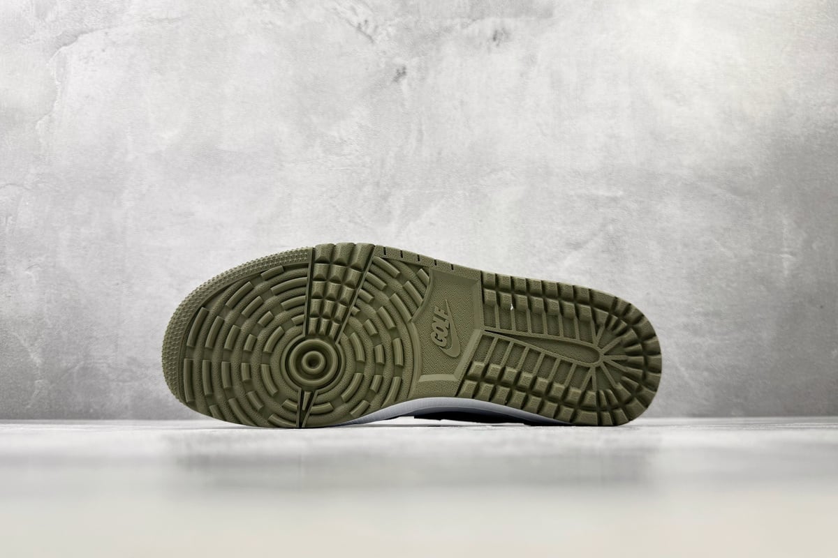 乔丹 Air Jordan 1 白棕 鞋头实拍图