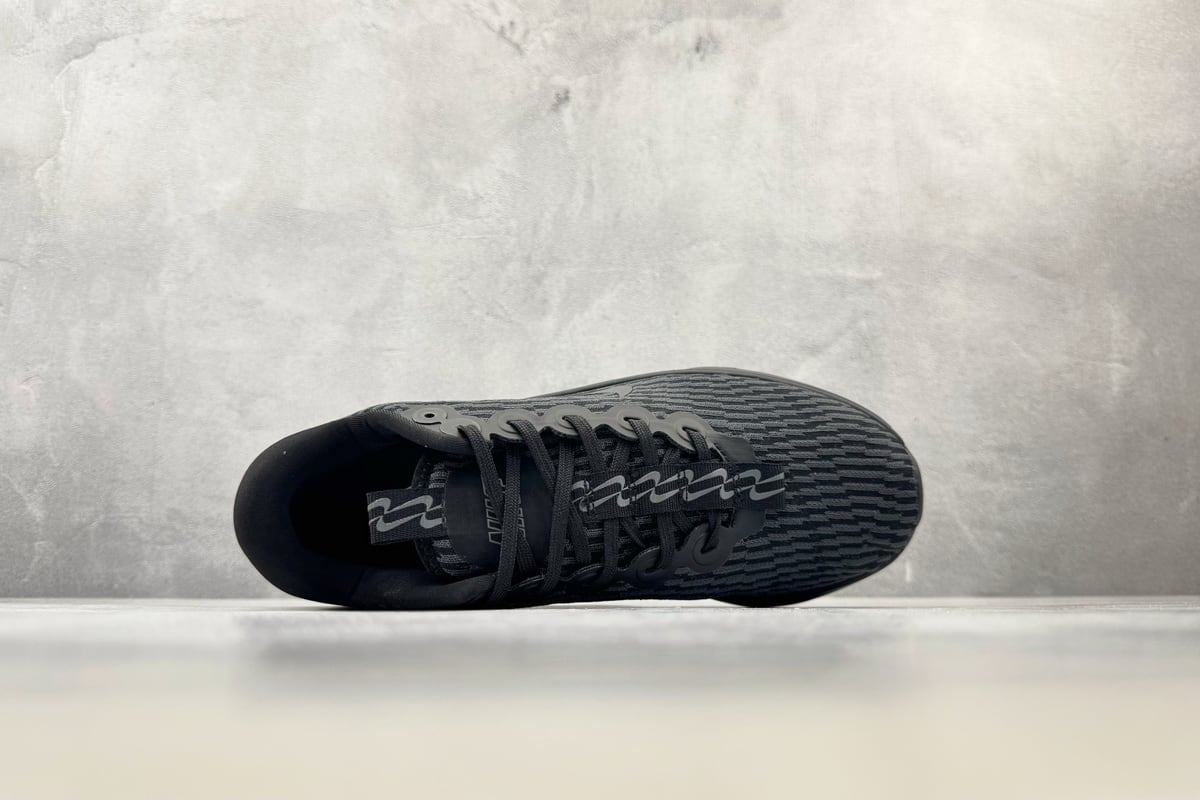 耐克 Nike Motiva 黑白 背面实拍图