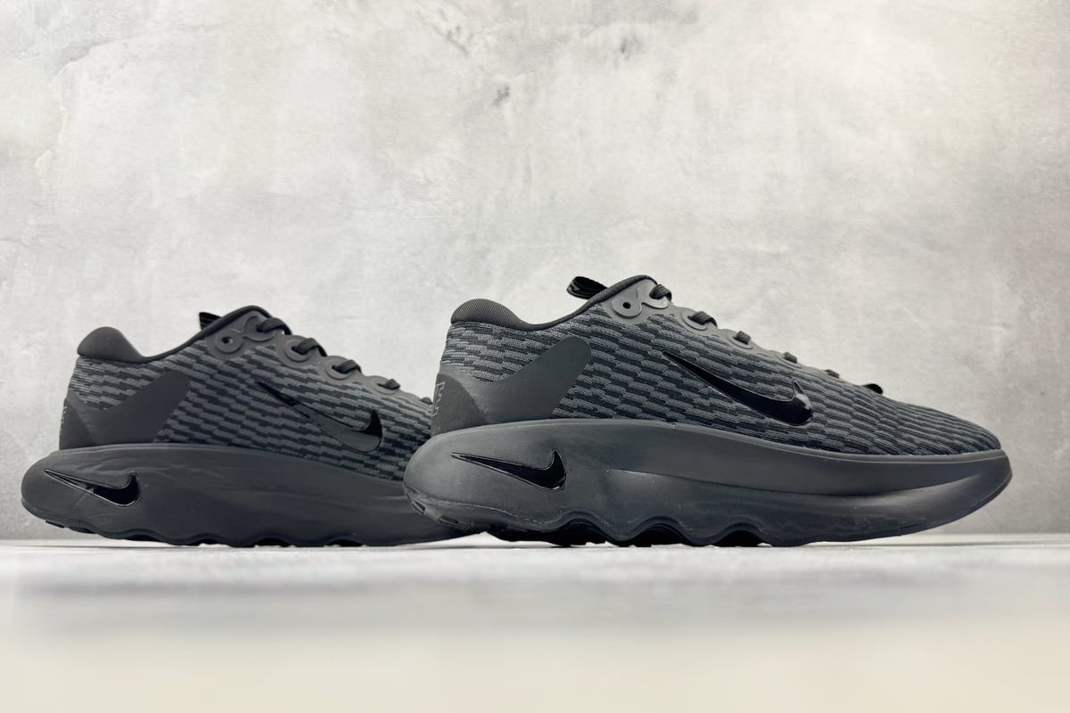 耐克 Nike Motiva 黑白 鞋底实拍图