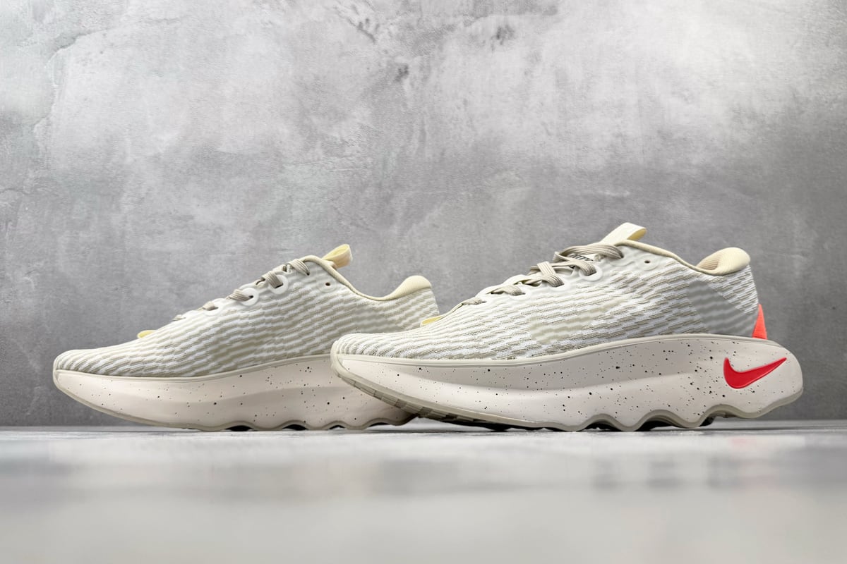 耐克 Nike Motiva 白红橙 鞋跟实拍图