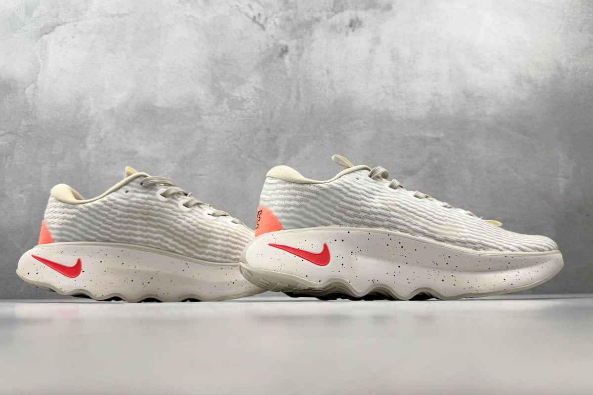 耐克 Nike Motiva 白红橙 鞋底实拍图