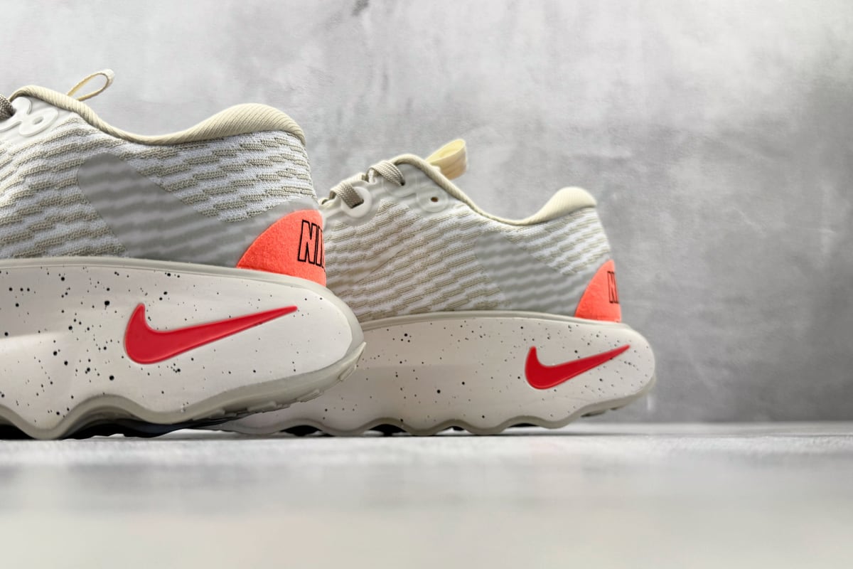 耐克 Nike Motiva 白红橙 上脚实拍图