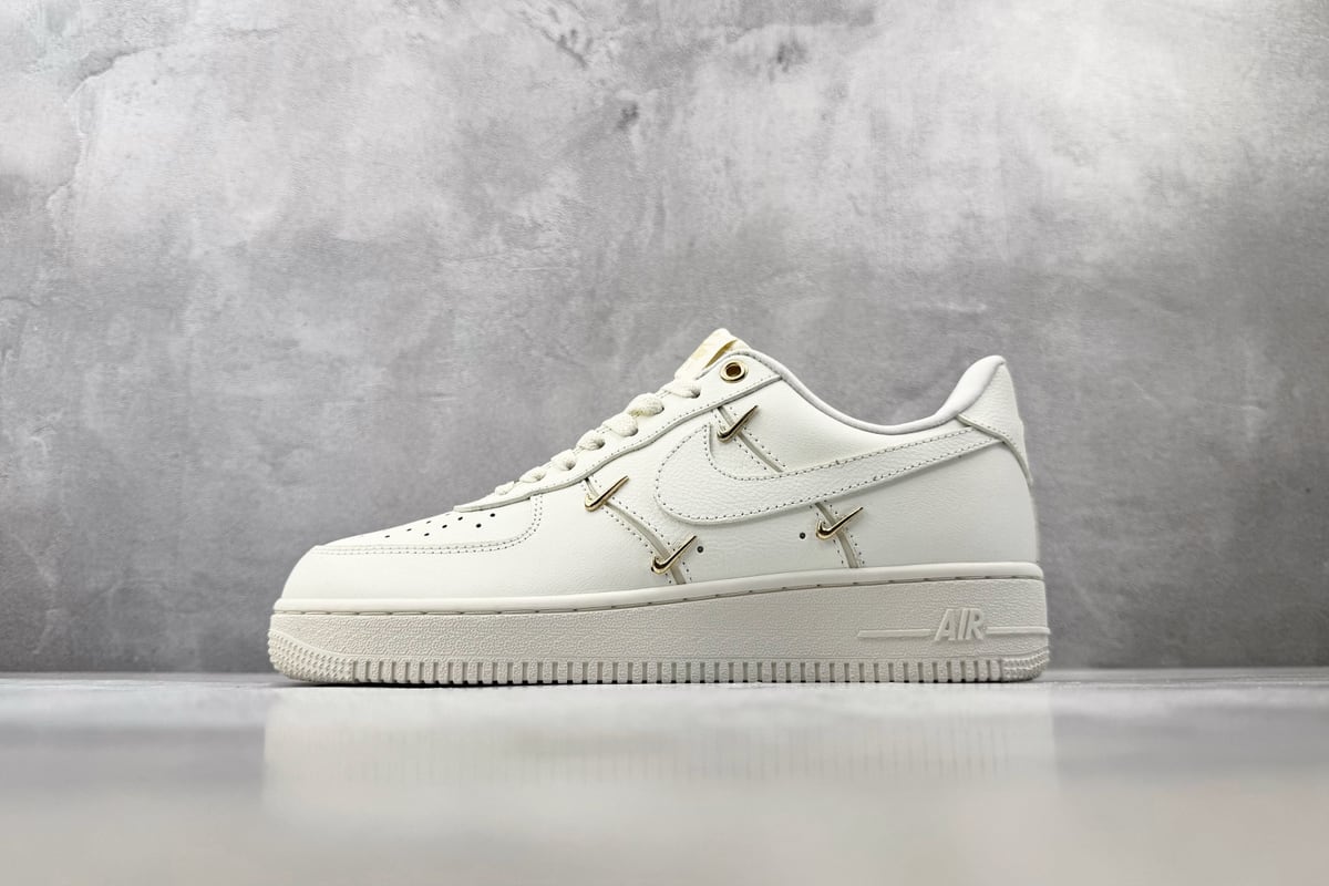 耐克 Nike Air Force 1 Mini Gold 白金 正面实拍图