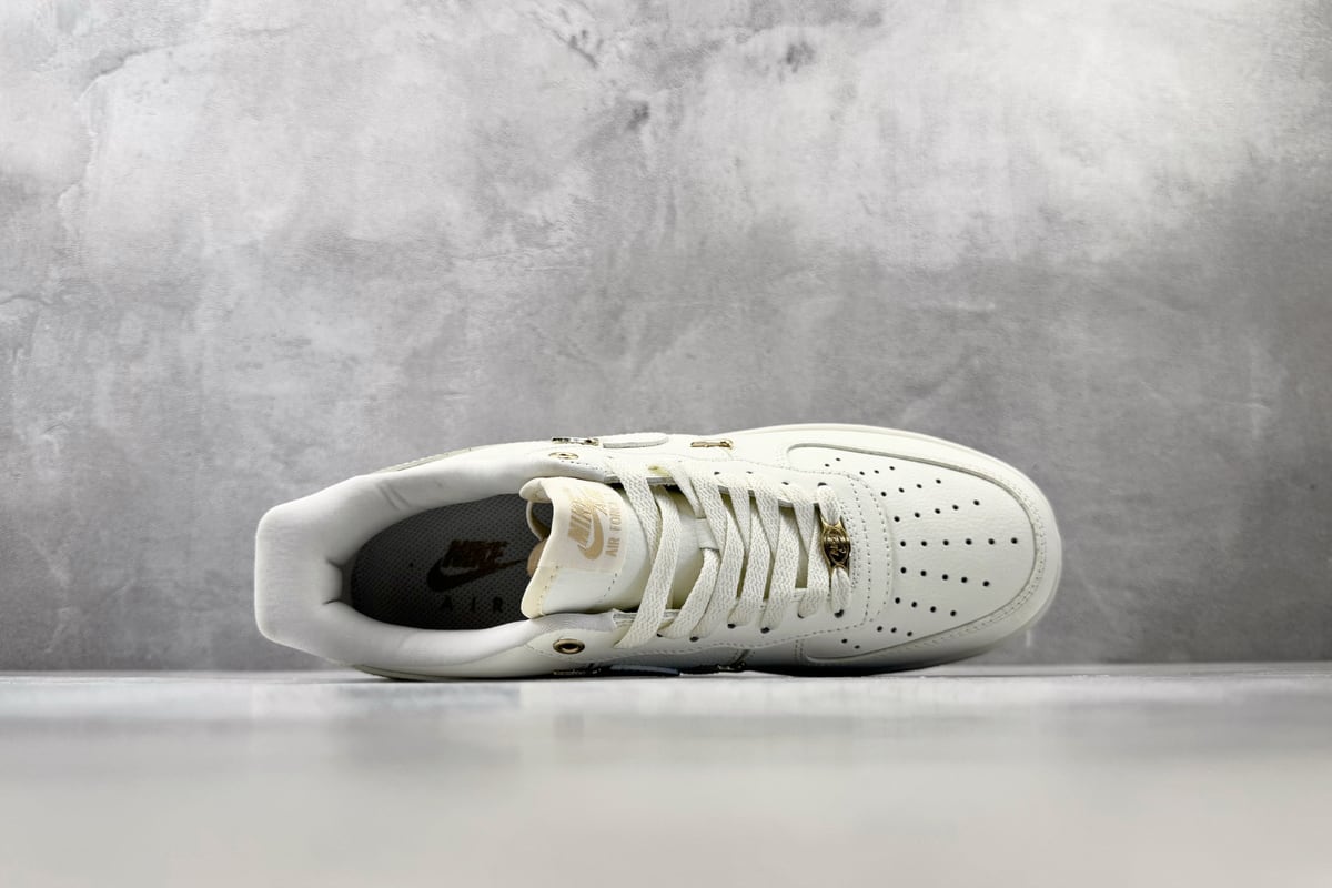 耐克 Nike Air Force 1 Mini Gold 白金 背面实拍图