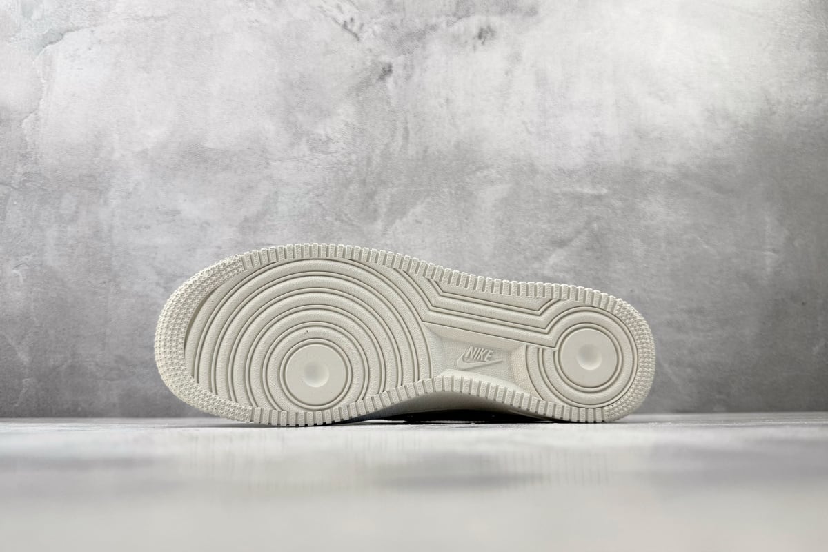 耐克 Nike Air Force 1 Mini Gold 白金 鞋头实拍图