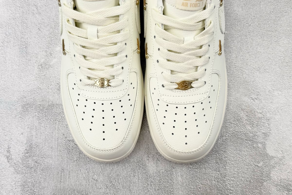 耐克 Nike Air Force 1 Mini Gold 白金 鞋标实拍图