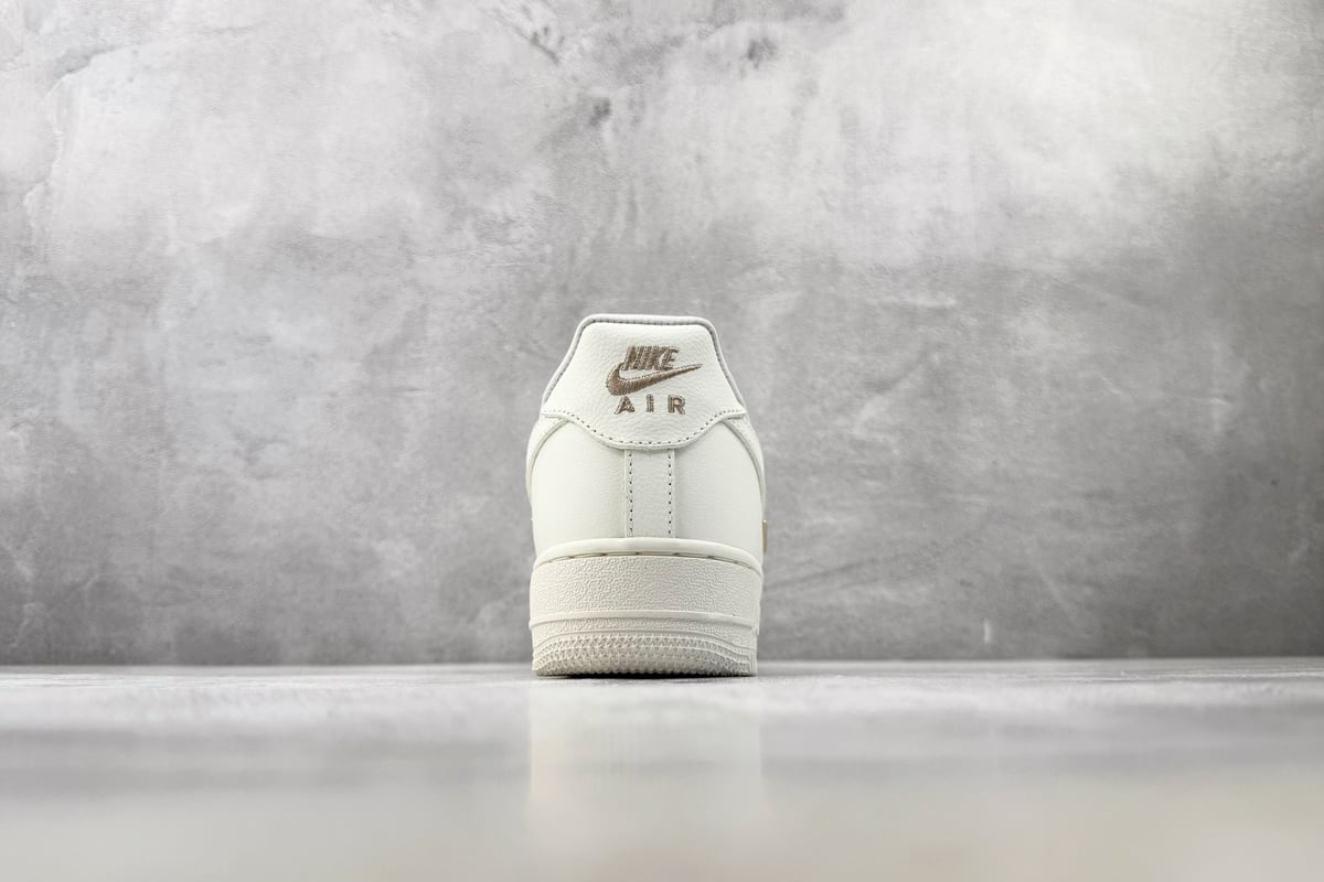 耐克 Nike Air Force 1 Mini Gold 白金 细节实拍图