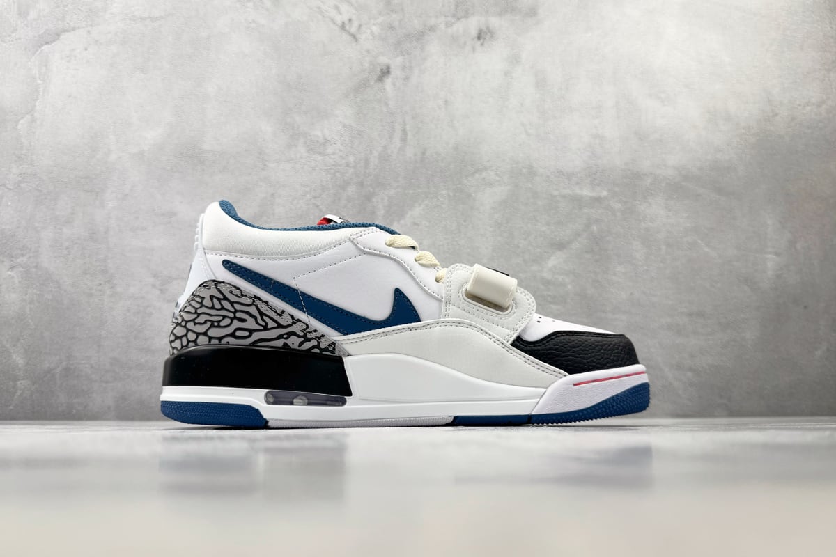 乔丹 Air Jordan Legacy 312 白蓝 侧面实拍图