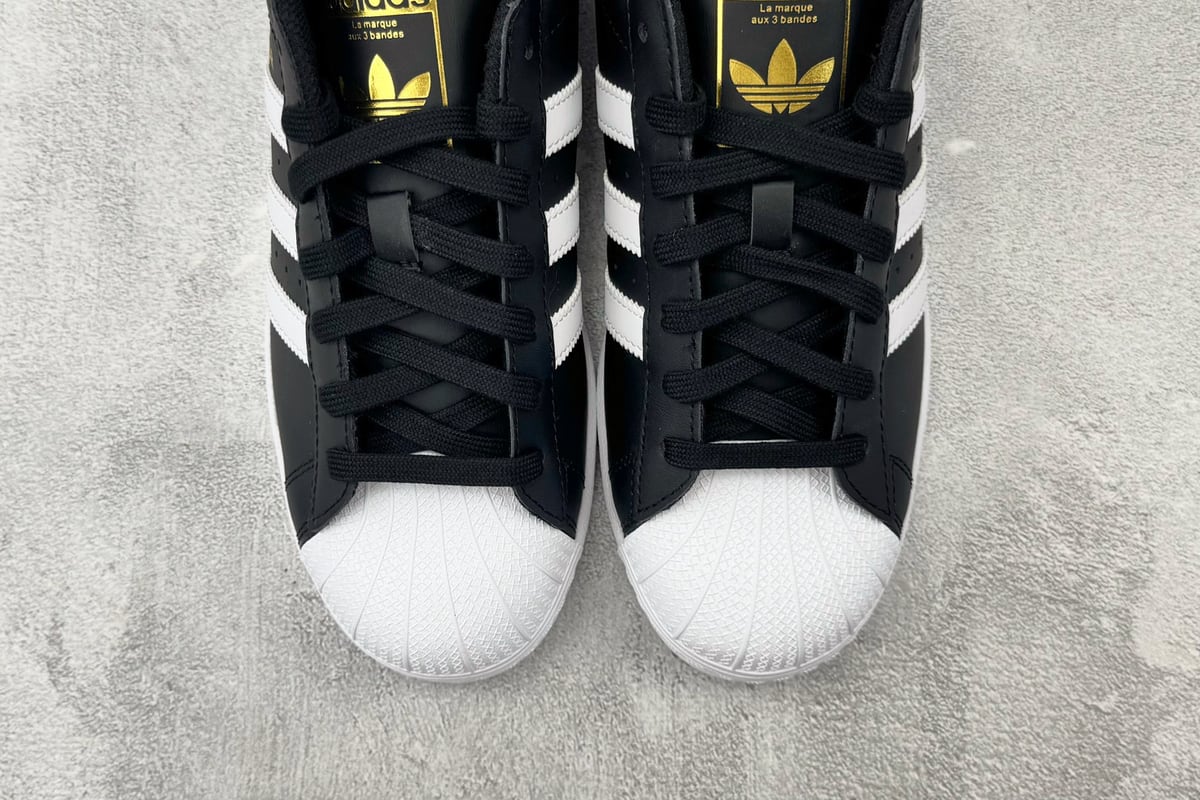阿迪达斯 Adidas originals Vegan 黑白 鞋标实拍图
