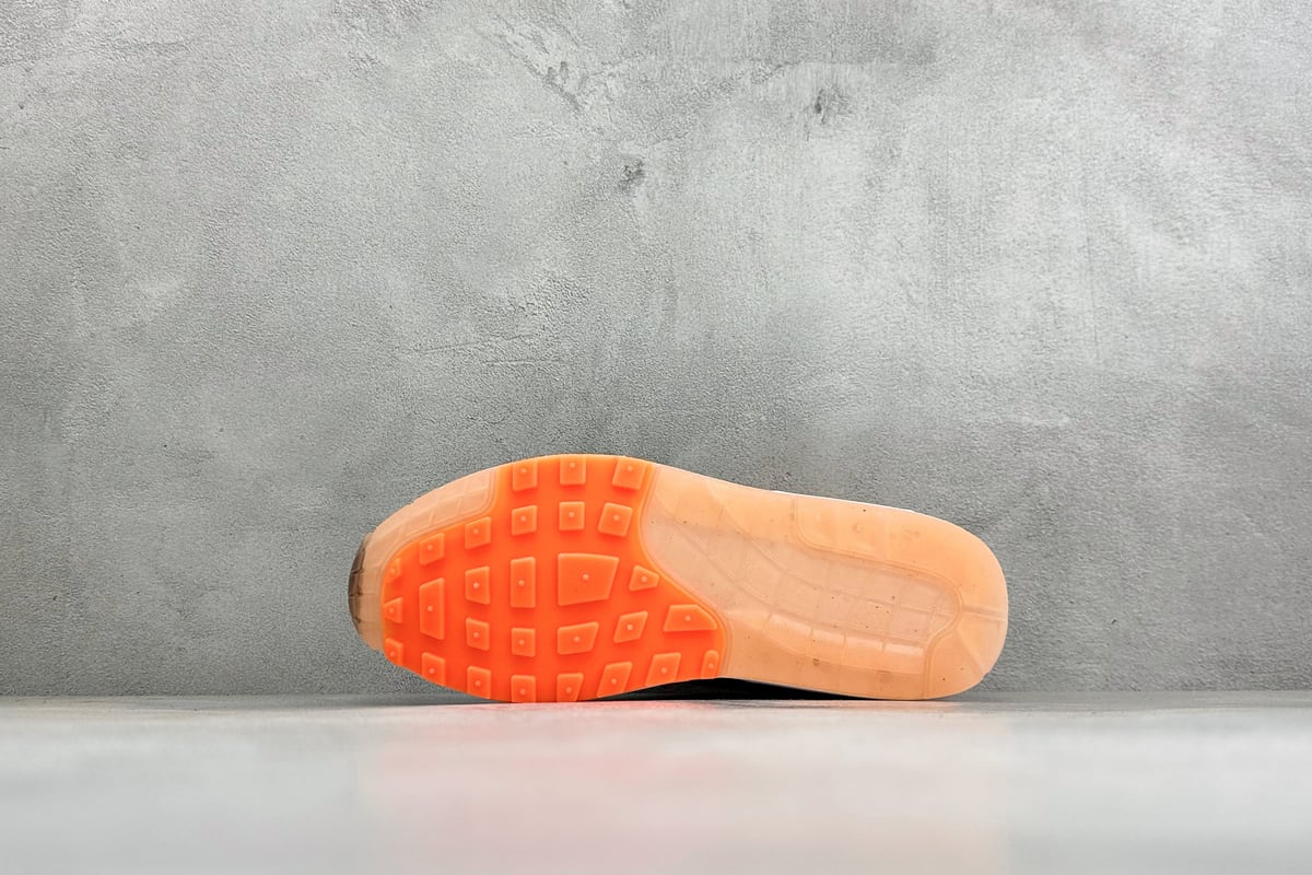 耐克 Nike Air Max 1 初代复古气垫慢跑鞋 由Tinker 黑白橙 鞋头实拍图