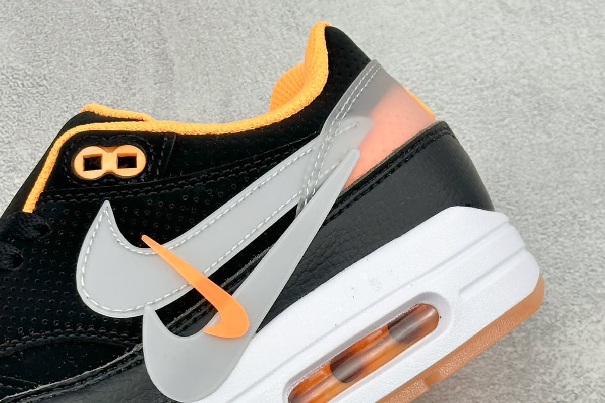耐克 Nike Air Max 1 初代复古气垫慢跑鞋 由Tinker 黑白橙 细节实拍图