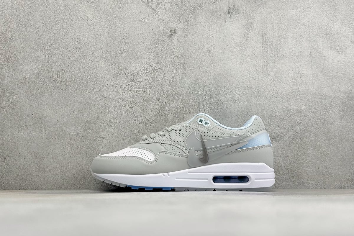 耐克 Nike Air Max 1 初代复古气垫慢跑鞋 由Tinker 灰白蓝 正面实拍图