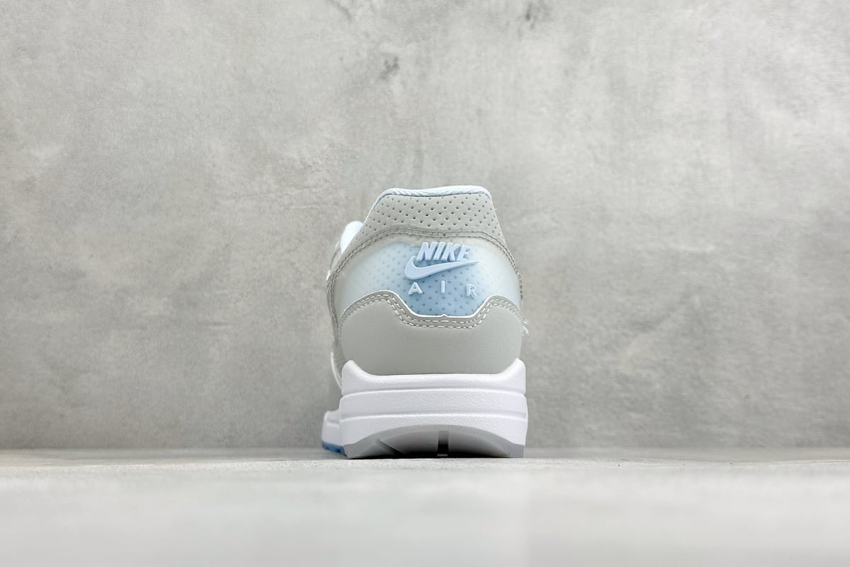 耐克 Nike Air Max 1 初代复古气垫慢跑鞋 由Tinker 灰白蓝 鞋底实拍图