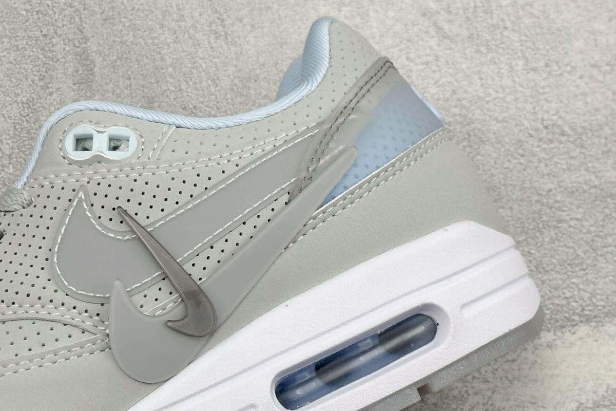 耐克 Nike Air Max 1 初代复古气垫慢跑鞋 由Tinker 灰白蓝 细节实拍图