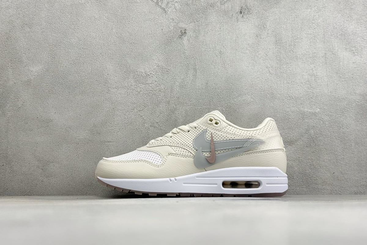 耐克 Nike Air Max 1 初代复古气垫慢跑鞋 由Tinker 白 正面实拍图