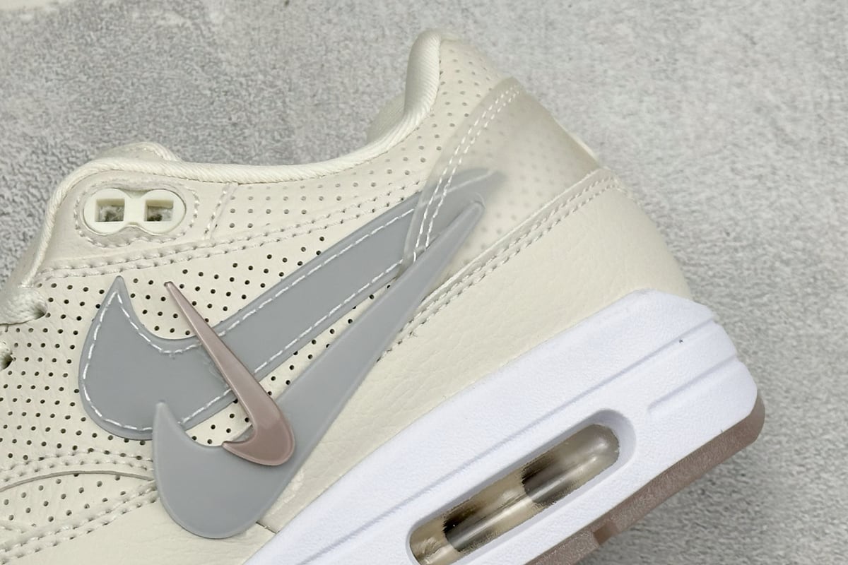 耐克 Nike Air Max 1 初代复古气垫慢跑鞋 由Tinker 白 细节实拍图