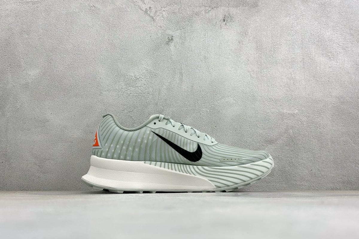 耐克 Nike Zoomx ACG Ultrafly Trail 越野跑步鞋 绿白 侧面实拍图