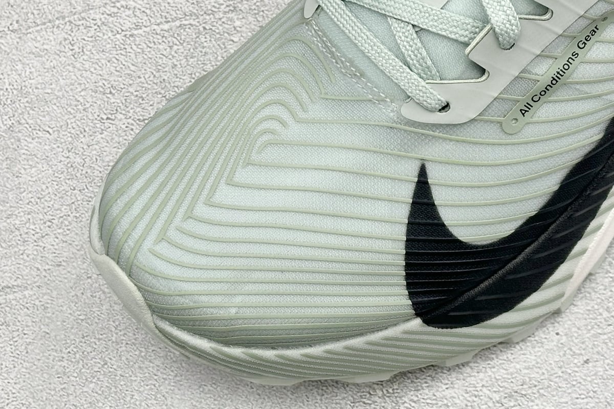 耐克 Nike Zoomx ACG Ultrafly Trail 越野跑步鞋 绿白 鞋标实拍图