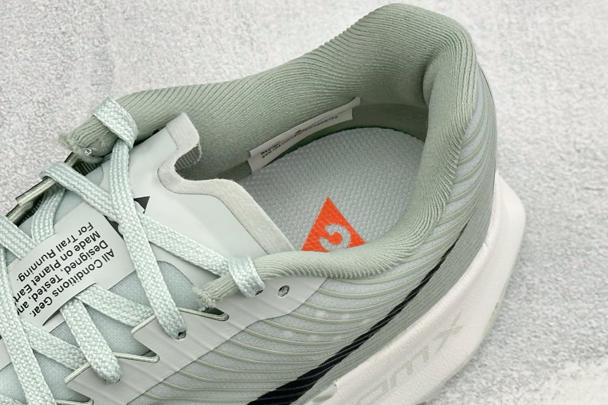 耐克 Nike Zoomx ACG Ultrafly Trail 越野跑步鞋 绿白 上脚实拍图