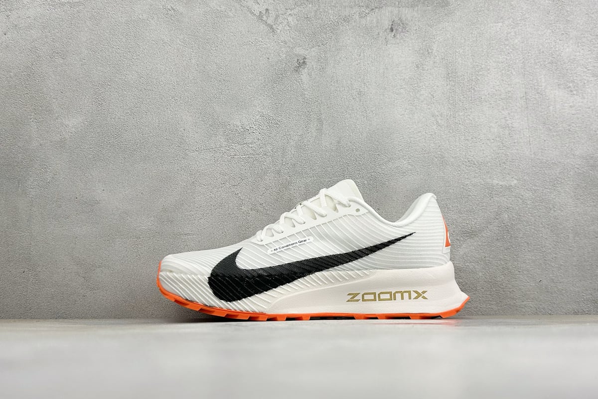耐克 Nike Zoomx ACG Ultrafly Trail 越野跑步鞋 白橙 正面实拍图