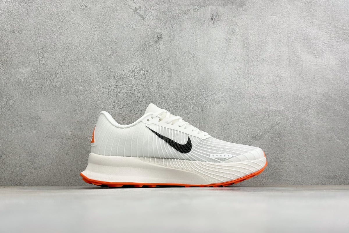 耐克 Nike Zoomx ACG Ultrafly Trail 越野跑步鞋 白橙 侧面实拍图