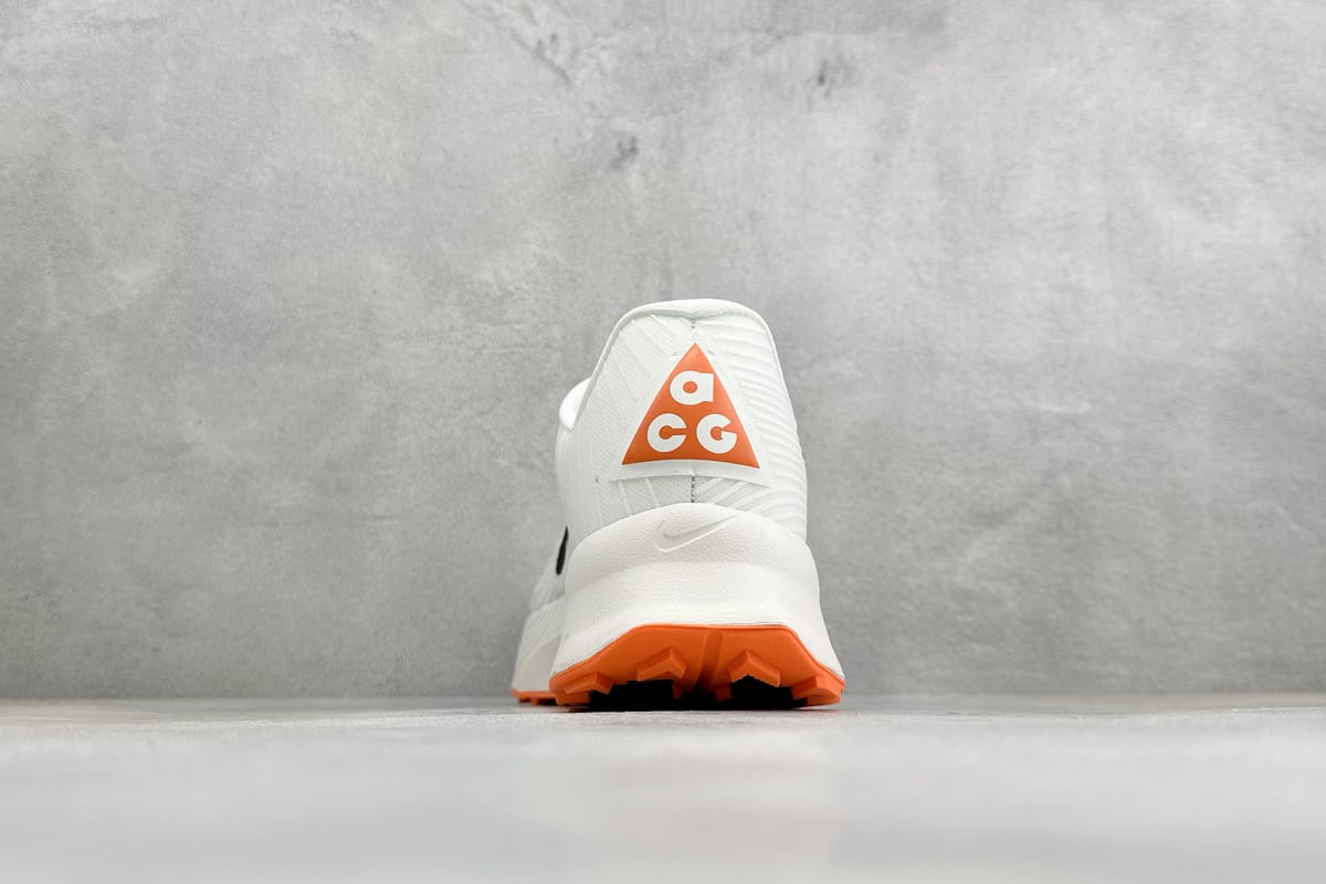 耐克 Nike Zoomx ACG Ultrafly Trail 越野跑步鞋 白橙 鞋底实拍图