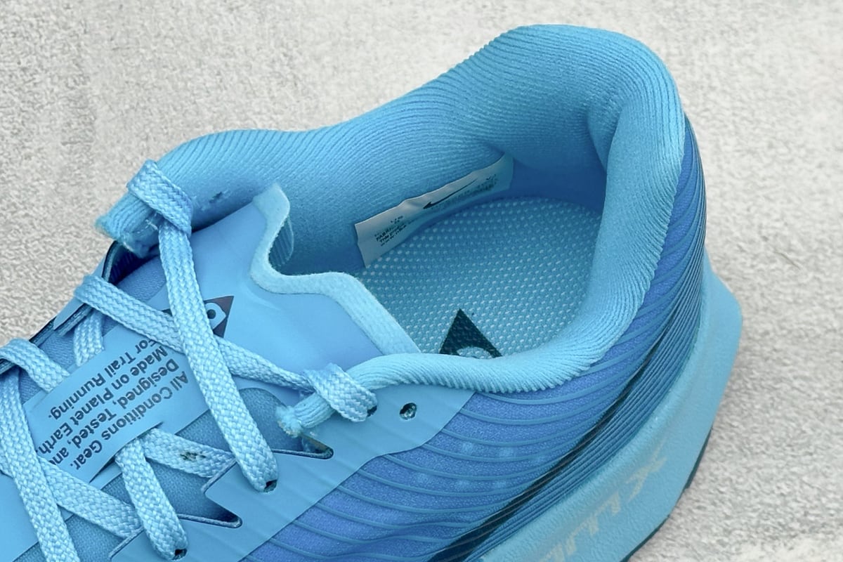 耐克 Nike Zoomx ACG Ultrafly Trail 越野跑步鞋 蓝 上脚实拍图