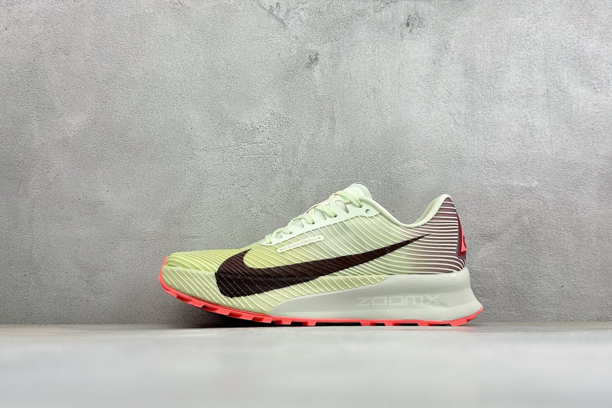 耐克 Nike Zoomx ACG Ultrafly Trail 越野跑步鞋 白红 正面实拍图