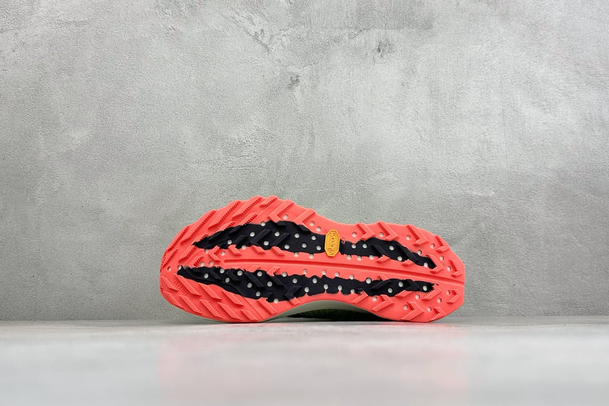 耐克 Nike Zoomx ACG Ultrafly Trail 越野跑步鞋 白绿红 鞋头实拍图