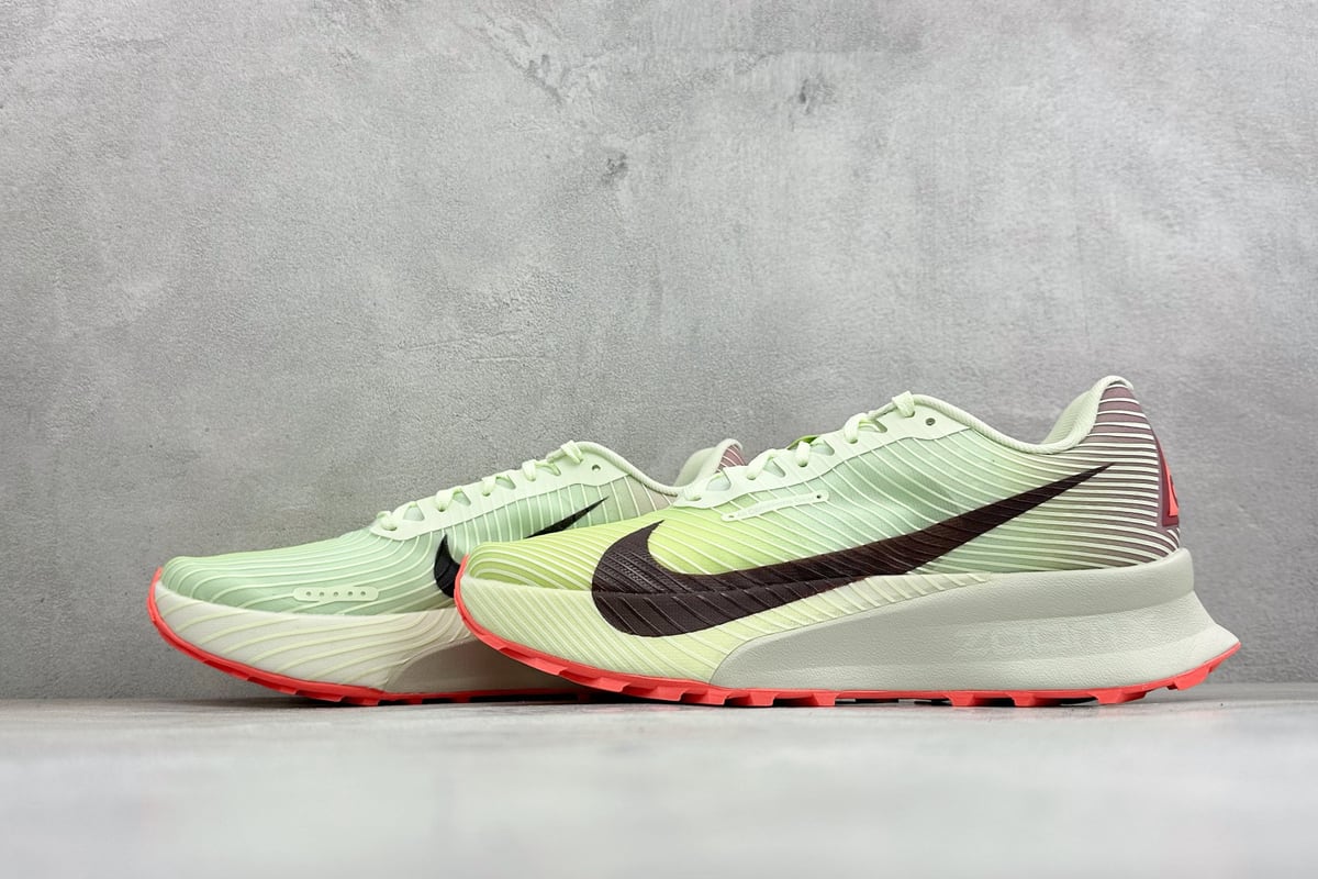 耐克 Nike Zoomx ACG Ultrafly Trail 越野跑步鞋 白绿红 鞋跟实拍图