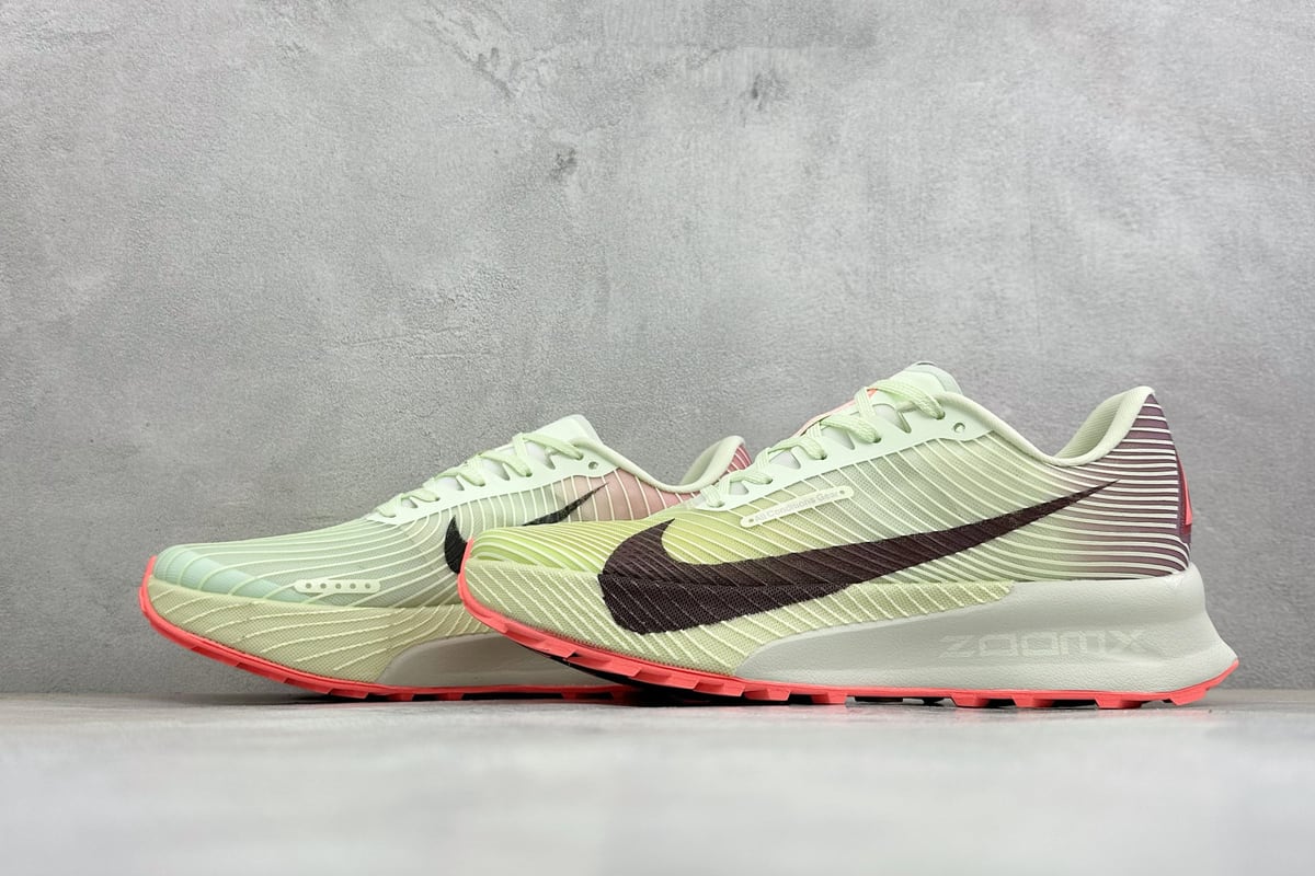 耐克 Nike Zoomx ACG Ultrafly Trail 越野跑步鞋 白红 鞋跟实拍图