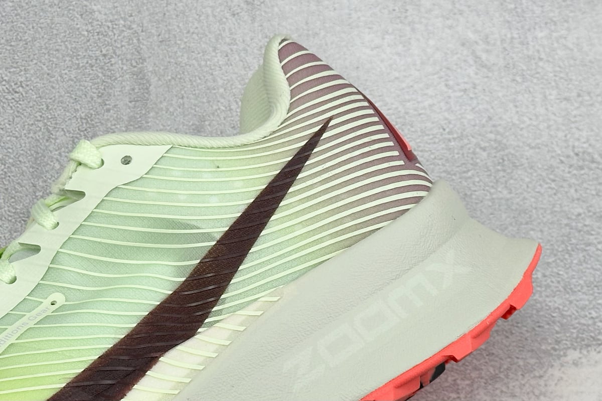 耐克 Nike Zoomx ACG Ultrafly Trail 越野跑步鞋 白绿红 细节实拍图