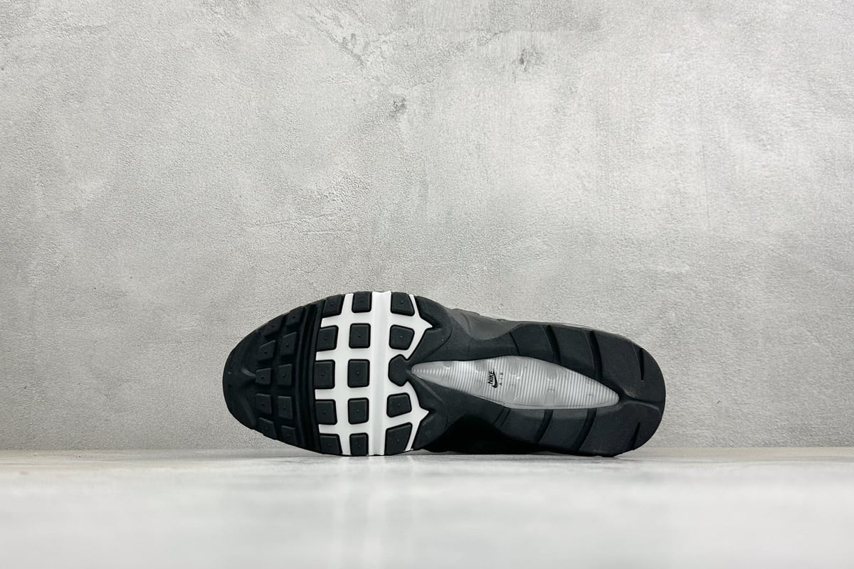 耐克 Nike AIR MAX 95 TT 气垫复古百搭休闲运动跑鞋 黑白 鞋头实拍图