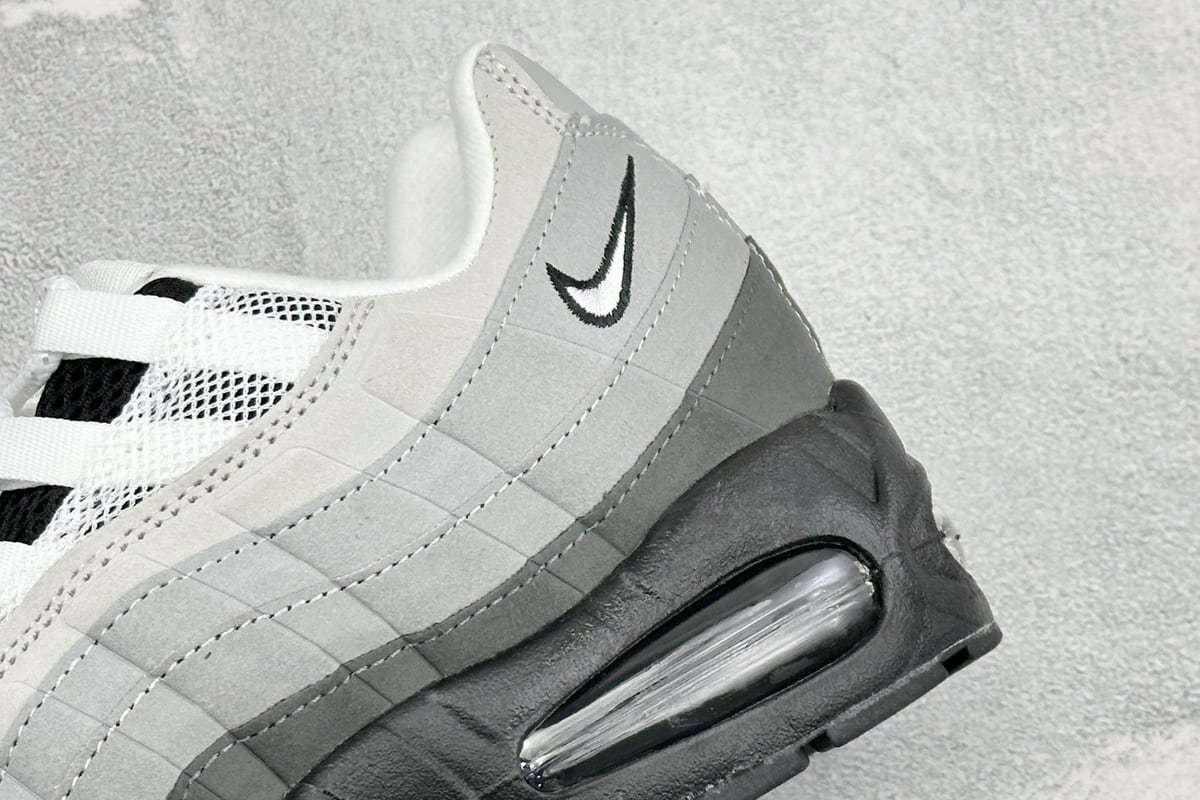 耐克 Nike AIR MAX 95 TT 气垫复古百搭休闲运动跑鞋 黑白 细节实拍图