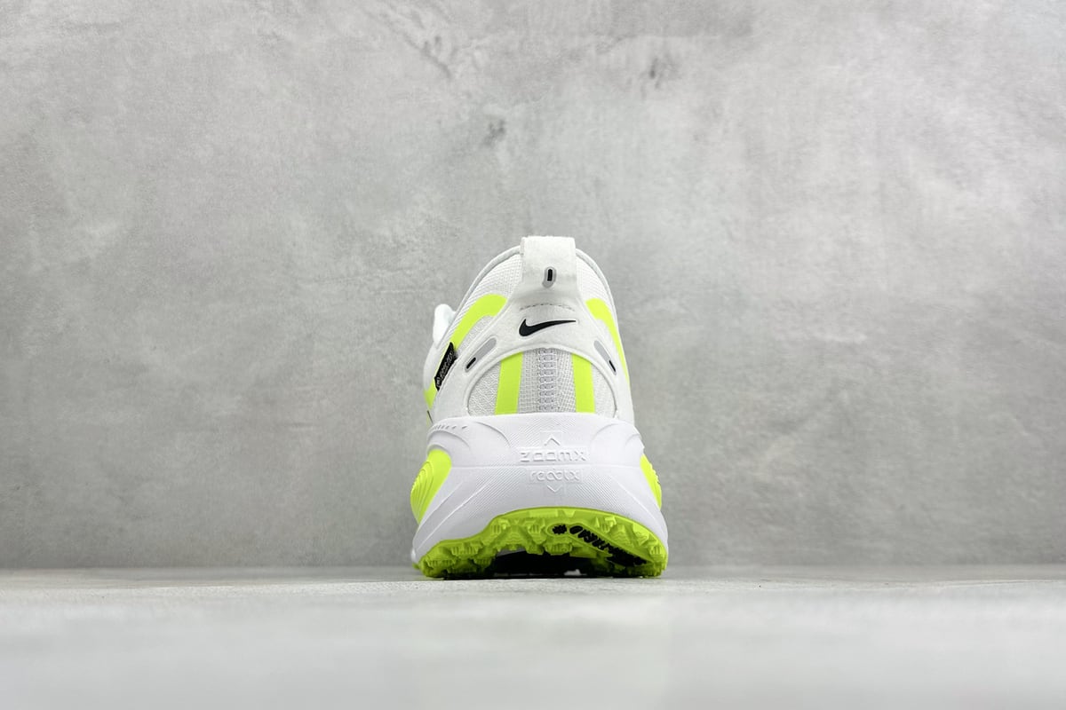 耐克 Nike Air Zoom Vomero 18 GTX 登月18 缓震休闲跑鞋 白绿 鞋底实拍图