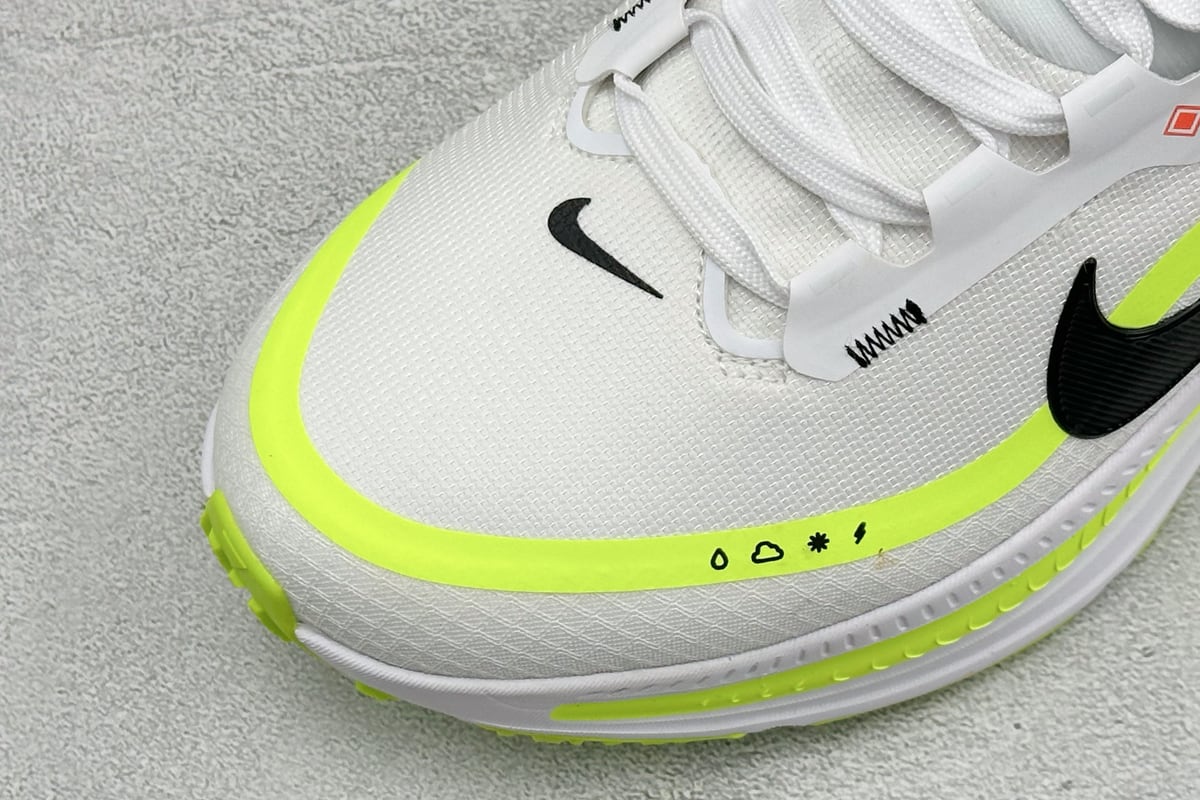 耐克 Nike Air Zoom Vomero 18 GTX 登月18 缓震休闲跑鞋 白绿 鞋标实拍图