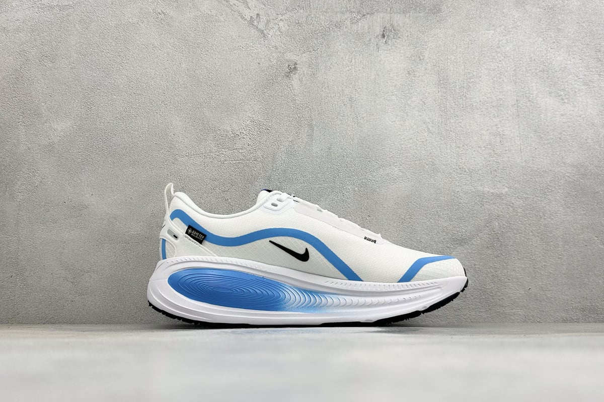 耐克 Nike Air Zoom Vomero 18 GTX 登月18 缓震休闲跑鞋 白蓝 侧面实拍图