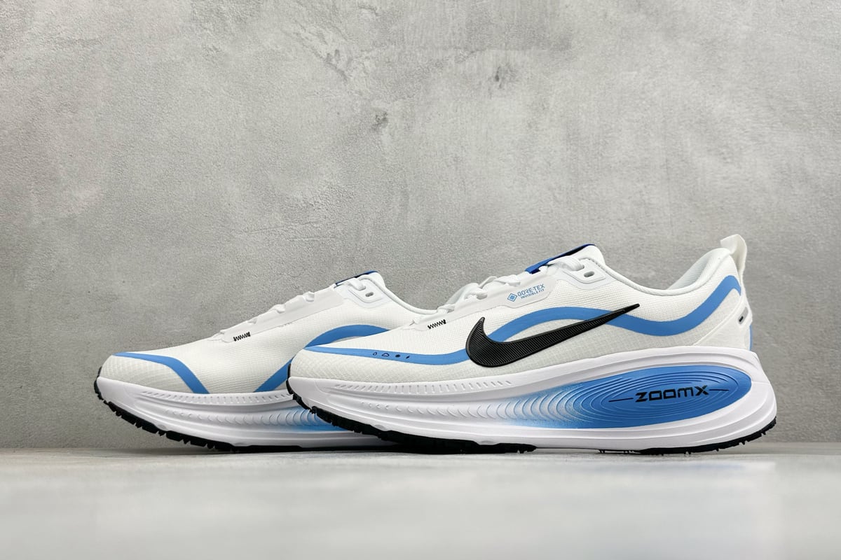 耐克 Nike Air Zoom Vomero 18 GTX 登月18 缓震休闲跑鞋 白蓝 鞋跟实拍图