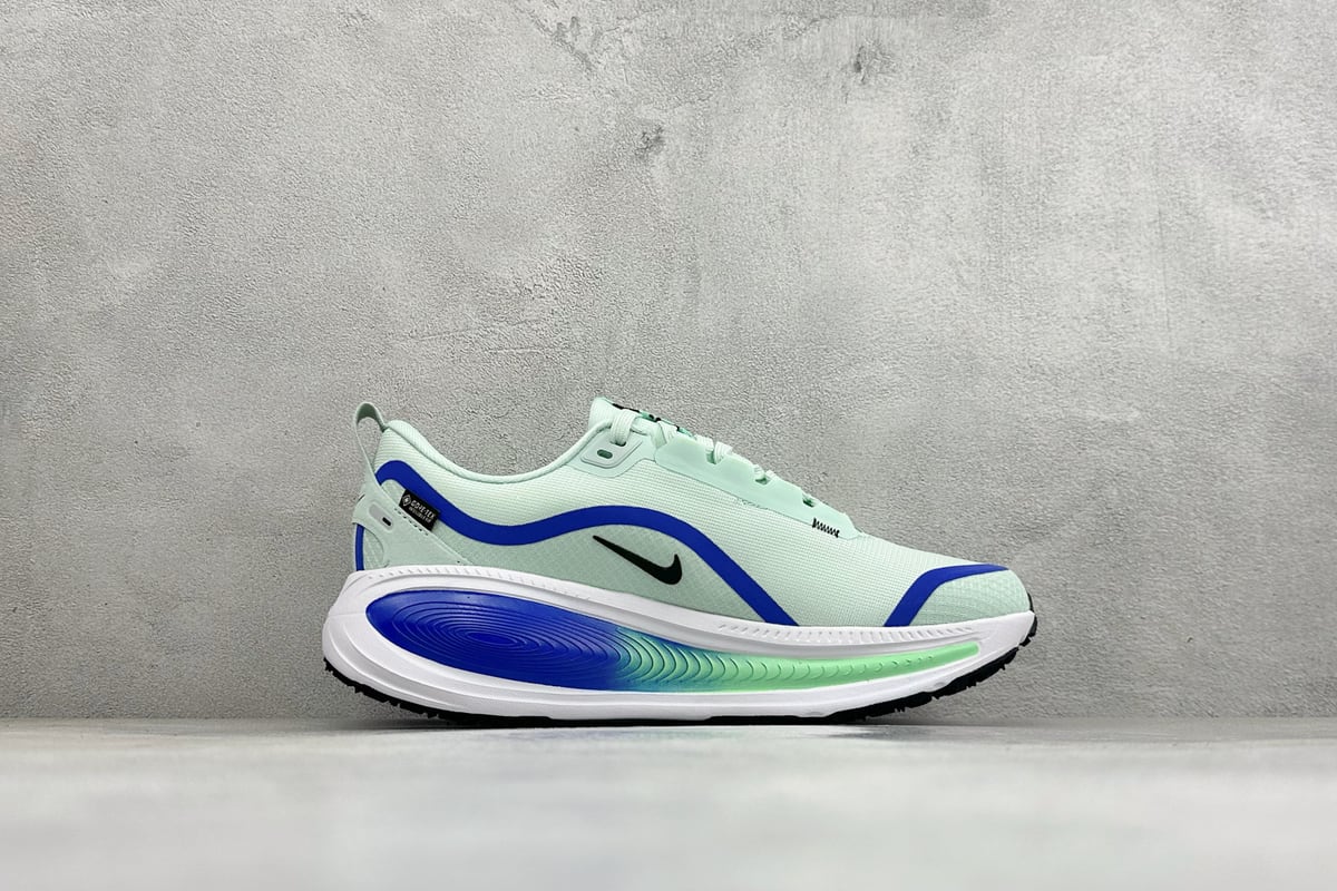 耐克 Nike Air Zoom Vomero 18 GTX 登月18 缓震休闲跑鞋 白绿蓝 侧面实拍图