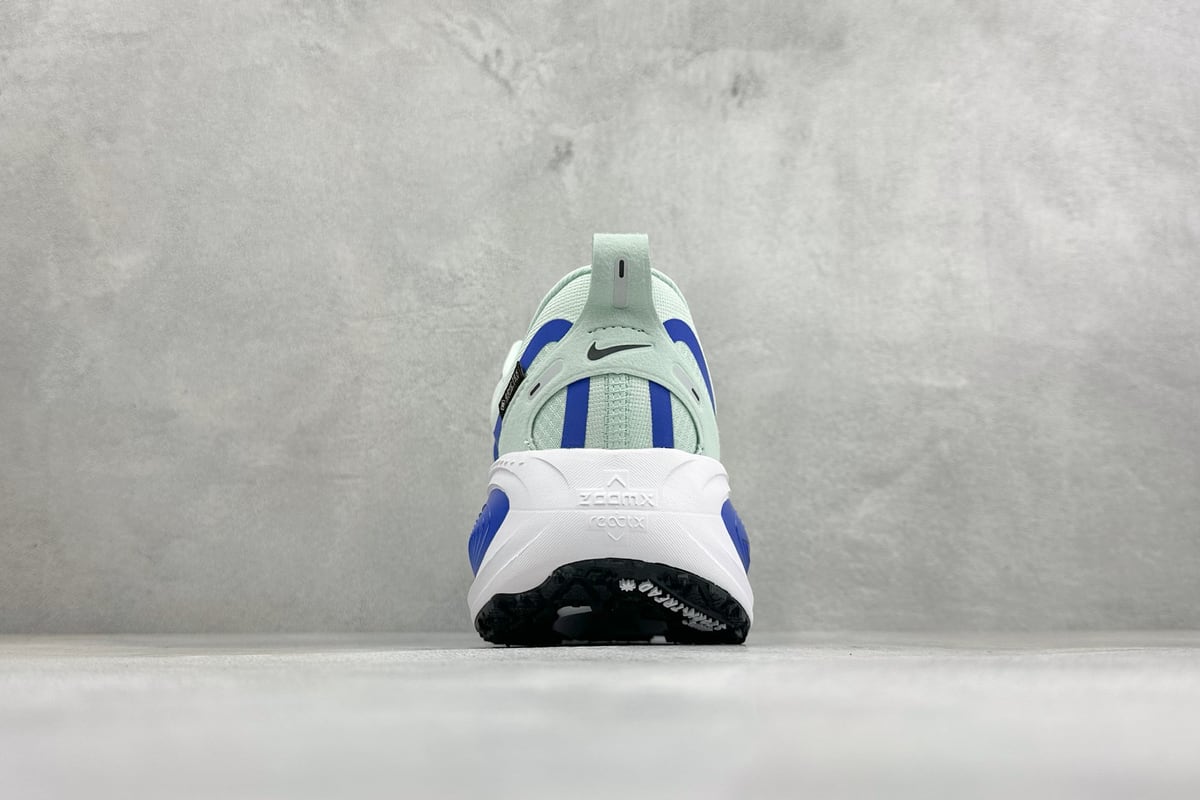 耐克 Nike Air Zoom Vomero 18 GTX 登月18 缓震休闲跑鞋 白绿蓝 鞋底实拍图