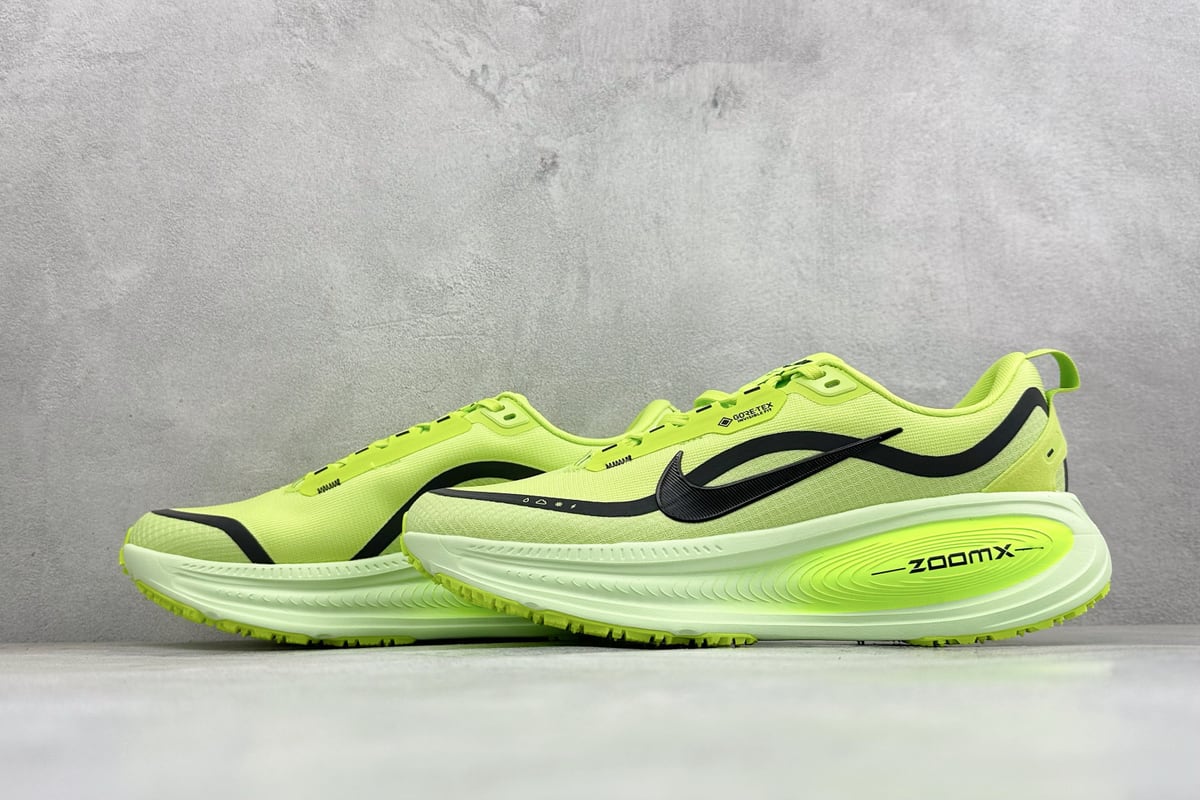耐克 Nike Air Zoom Vomero 18 GTX 登月18 缓震休闲跑鞋 绿 鞋跟实拍图
