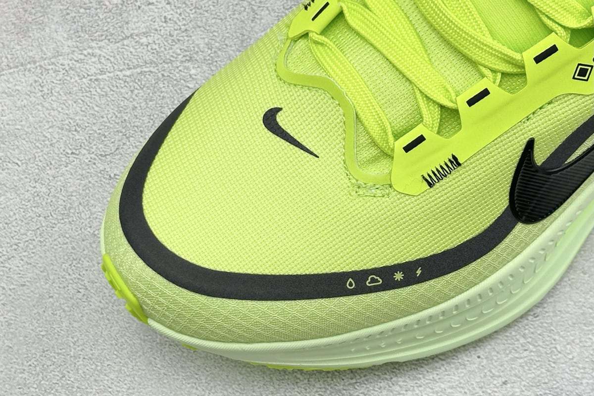 耐克 Nike Air Zoom Vomero 18 GTX 登月18 缓震休闲跑鞋 绿 鞋标实拍图