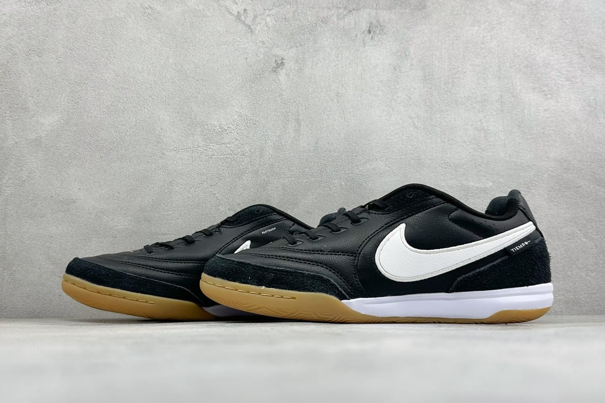 耐克 Nike Tiempo Streetgato 传奇系列运动鞋 黑白 鞋跟实拍图