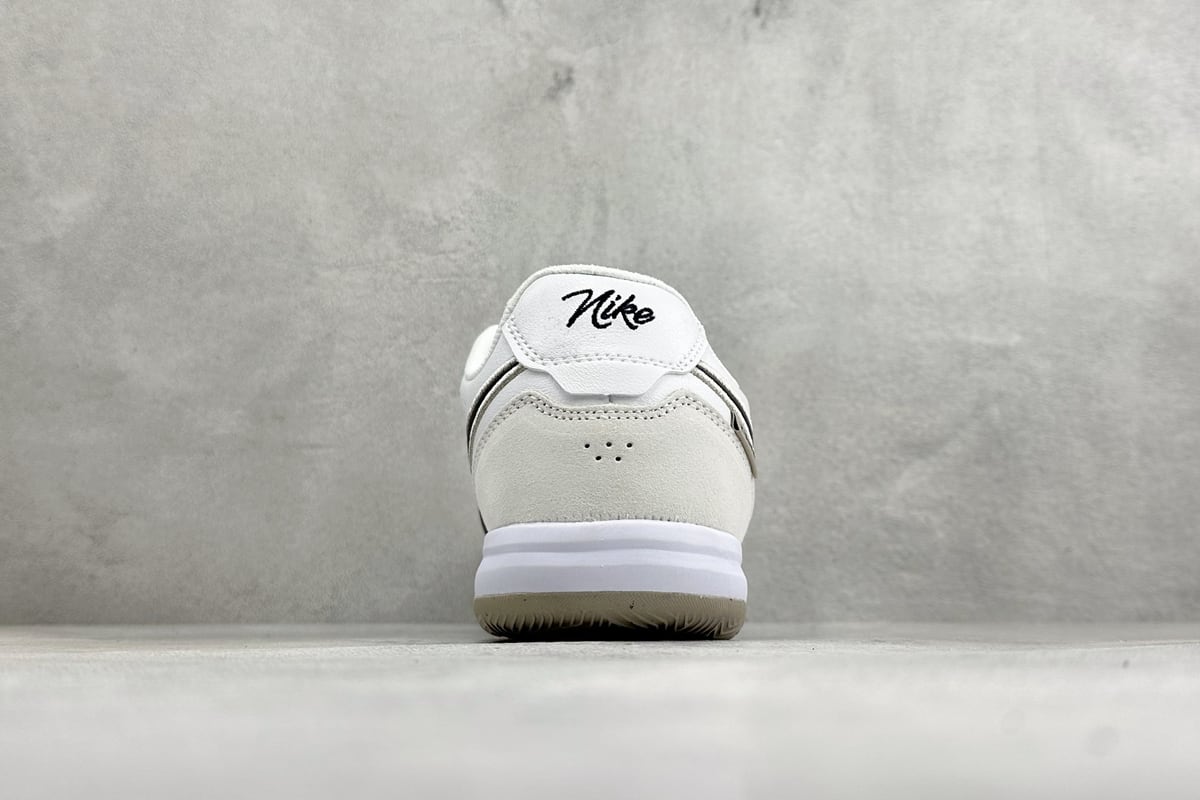 耐克 Nike Tiempo Streetgato 传奇系列运动鞋 白 鞋底实拍图