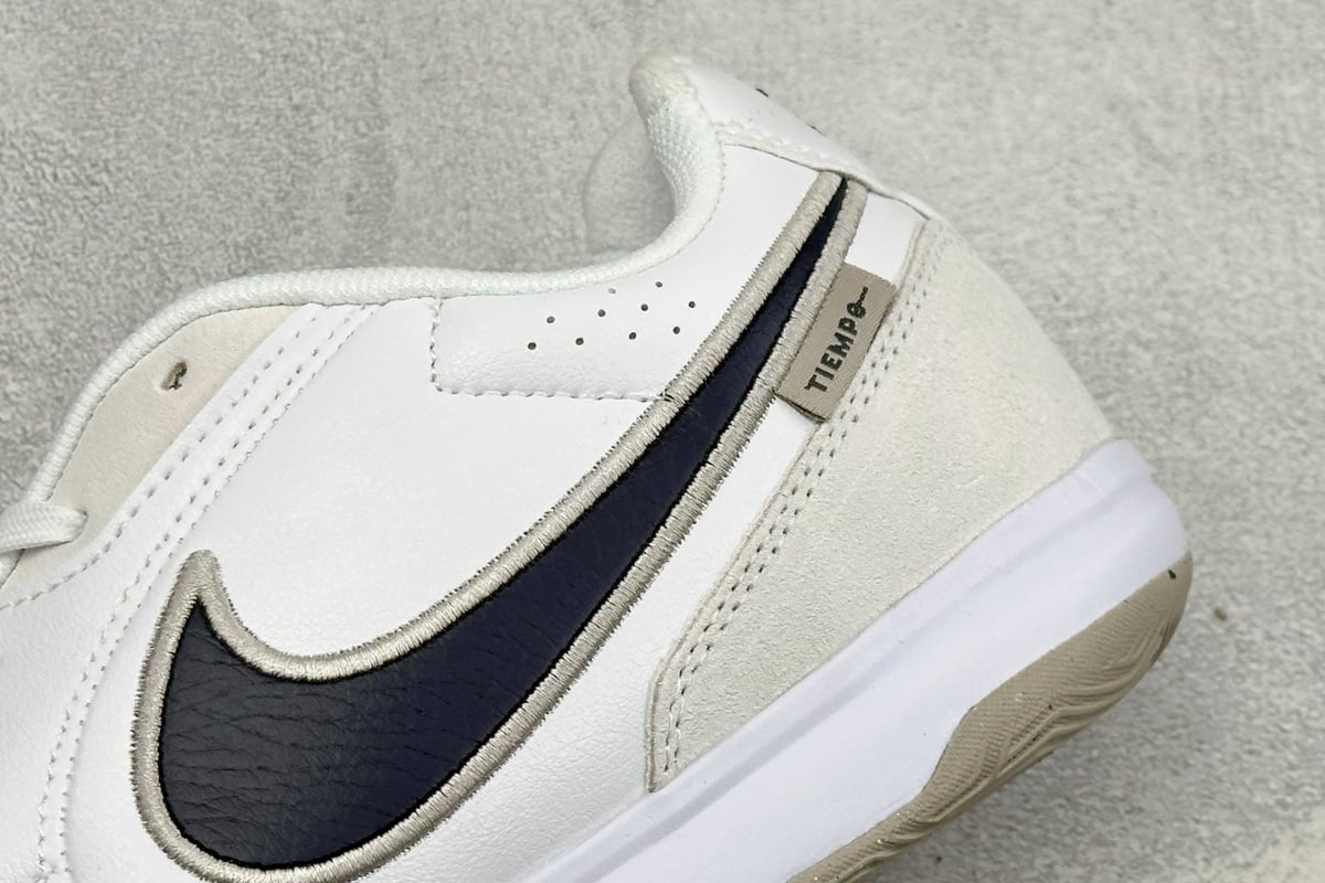 耐克 Nike Tiempo Streetgato 传奇系列运动鞋 白 细节实拍图