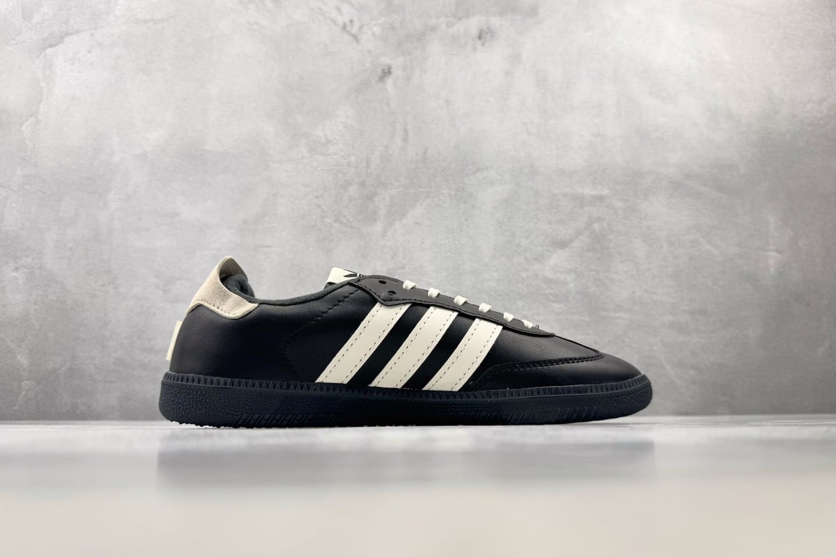 阿迪达斯 Adidas originals × SONG FOR THE MUTE 黑白 侧面实拍图