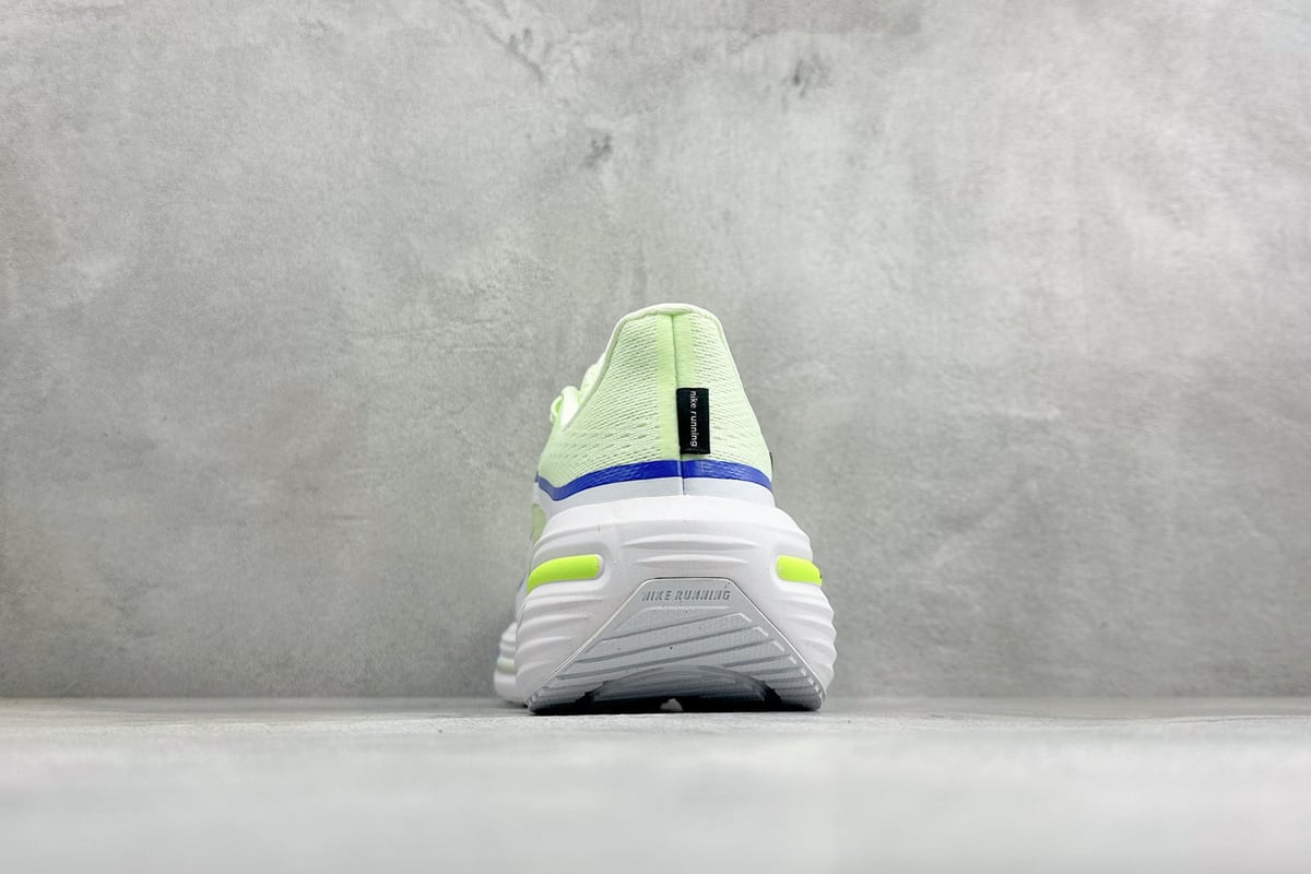 耐克 Nike Zoom Winflo 12 登月透气运动休闲缓震跑步鞋 绿白 鞋底实拍图
