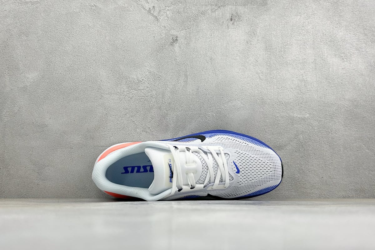 耐克 Nike Air Zoom Pegasus 42代 耐磨防滑运动跑步鞋 白蓝 背面实拍图